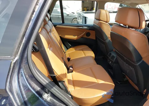 2010 BMW X5 xDrive35D z USA, uszkodzony, nr VIN 5UXFF0C51ALT76219